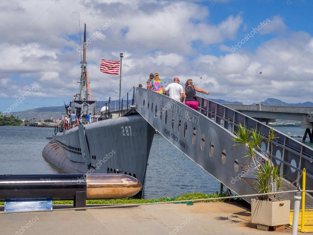 Boat bridge water group people free wallpaper for desktop - medium preview image