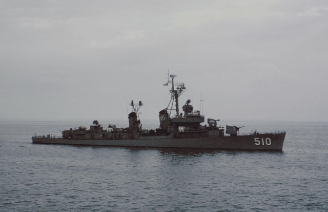 Large ship water shore boat free wallpaper for desktop - medium preview image