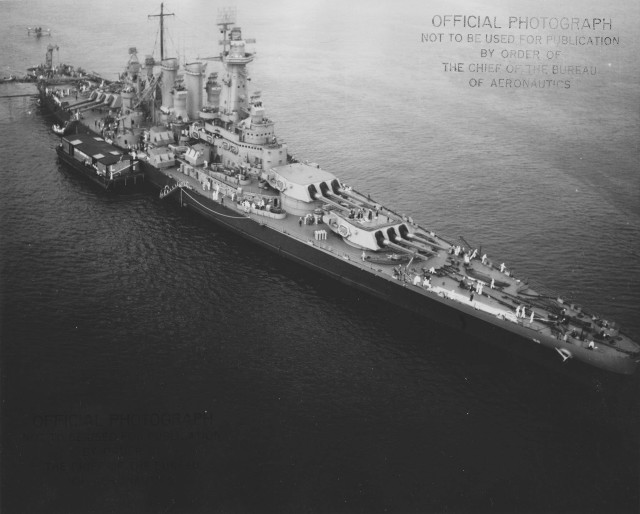 Large ship water smaller background free wallpaper for desktop - medium preview image