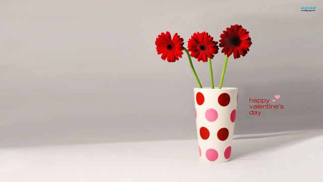 Vase three red flowers valentines free wallpaper for desktop - medium preview image