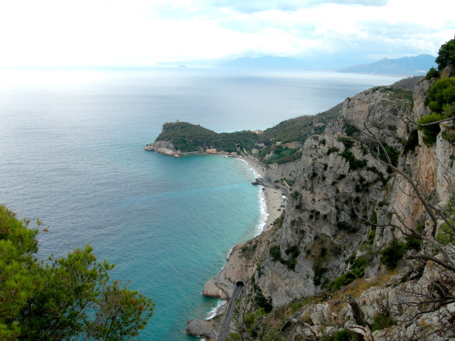 Beach view cliff ocean boat free wallpaper for desktop - medium preview image