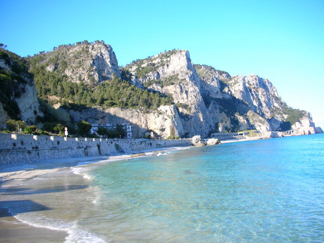 Beach mountain water building foreground free wallpaper for desktop - medium preview image