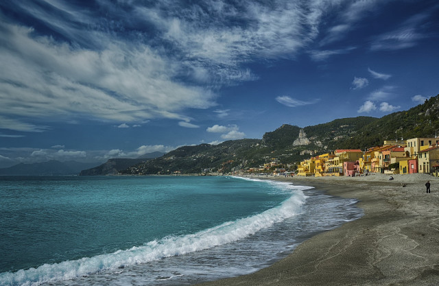 Beach people hill blue sky free wallpaper for desktop - medium preview image