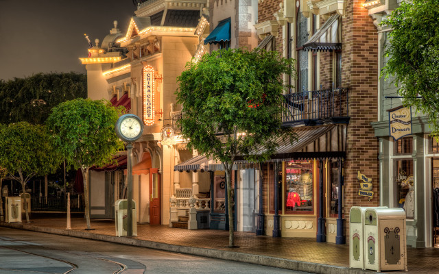 Clock pole city night building free wallpaper for desktop - medium preview image