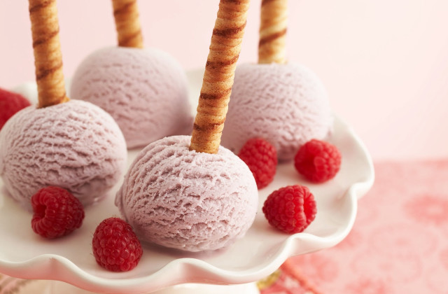 White plate desserts raspberries cookie free wallpaper for desktop - medium preview image