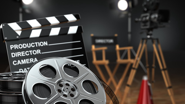 Film reel clapper table movie free wallpaper for desktop - medium preview image