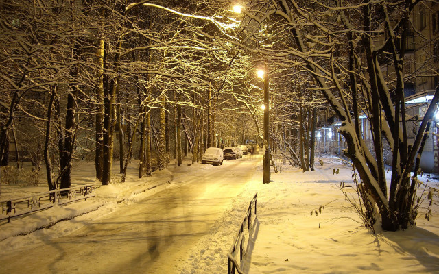Snowy street car night streetlights free wallpaper for desktop - medium preview image
