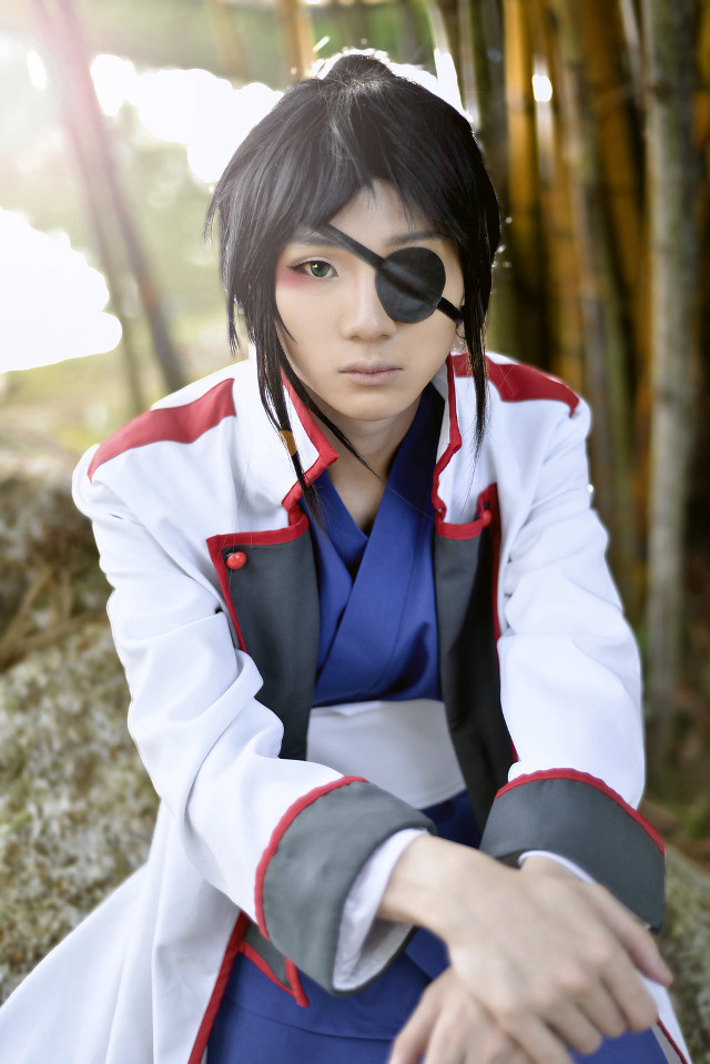 Man costume rock bamboo forest free wallpaper for mobile - medium preview image