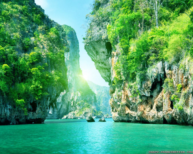 Beautiful view water mountain boat free wallpaper for desktop - medium preview image