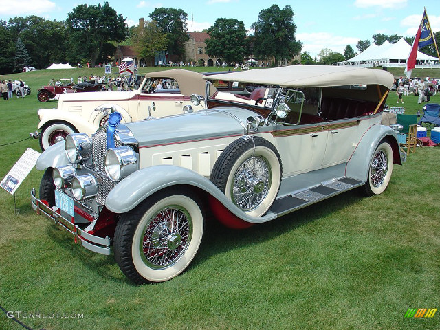 Vintage car grass field people free wallpaper for desktop - medium preview image