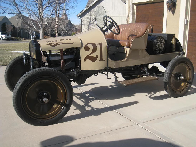 Model t car garage leather free wallpaper for desktop - medium preview image