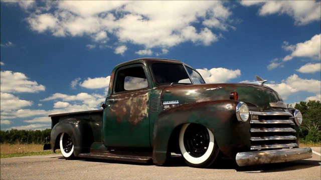 Green truck cloudy sky bird free wallpaper for desktop - medium preview image