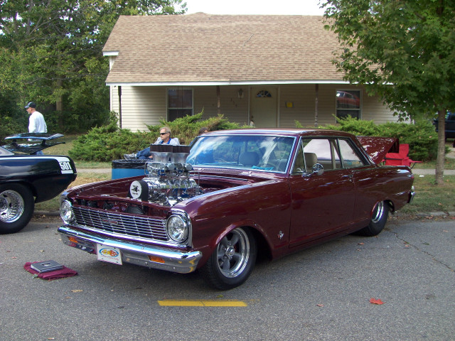 Car parked parking lot house free wallpaper for desktop - medium preview image