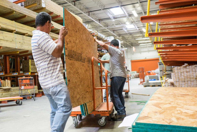 Men working wood warehouse pallets free wallpaper for desktop - medium preview image