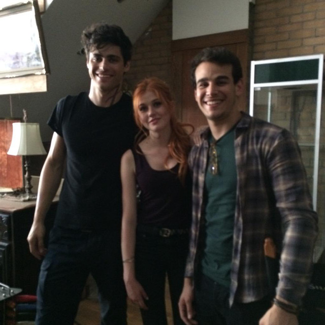 Group people room brick wall #2 free wallpaper for tablet - medium preview image