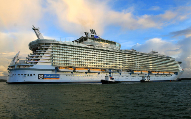Cruise ship cloudy sky tugboat free wallpaper for desktop - medium preview image