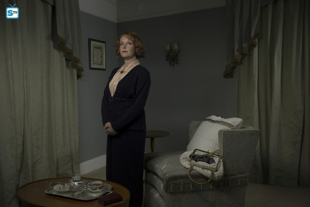 Woman livingroom chair coffee candle free wallpaper for desktop - medium preview image