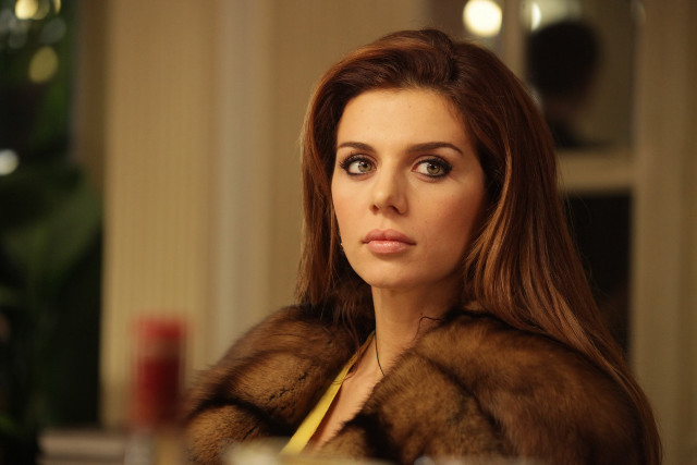 Woman long hair fur coat #6 free wallpaper for desktop - medium preview image