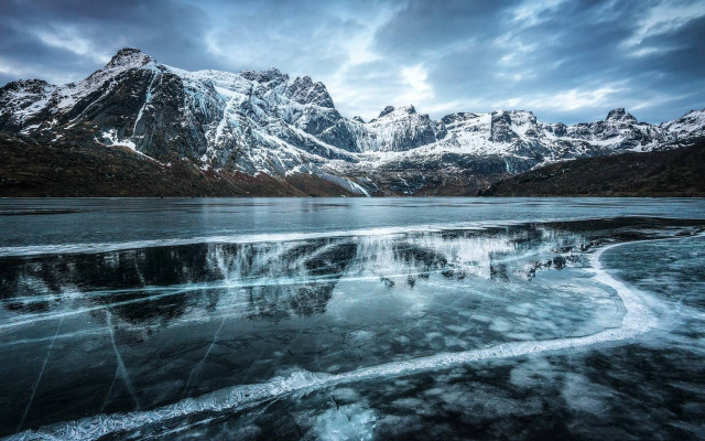 Mountain lake reflection snow ice free wallpaper for desktop - medium preview image