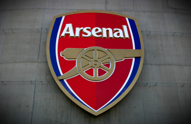 Red blue shield arsenal logo #2 free wallpaper for desktop - medium preview image