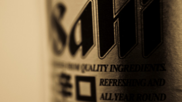 Wine bottle label quality refreshing free wallpaper for desktop - medium preview image