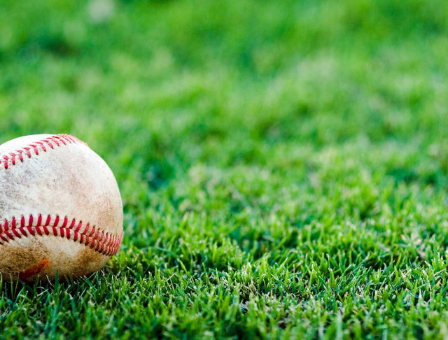 Baseball green field sunny day free wallpaper for desktop - medium preview image