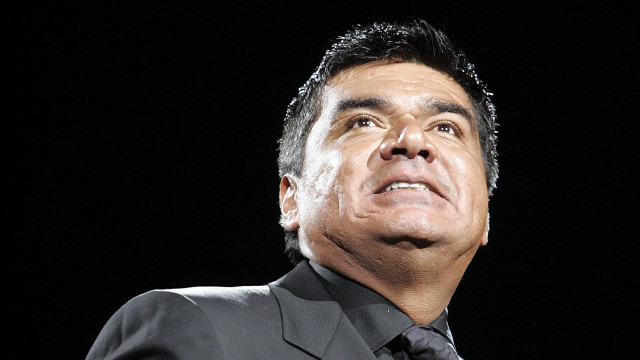 Man suit tie looking up #2 free wallpaper for desktop - medium preview image