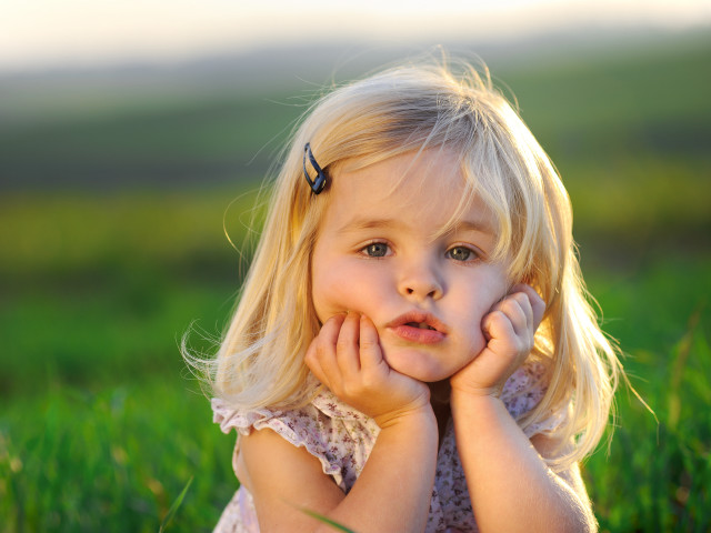 Little girl grass hands face #7 free wallpaper for desktop - medium preview image