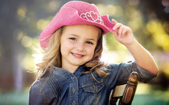 Little girl pink hat smiling #5 free wallpaper for desktop - medium preview image
