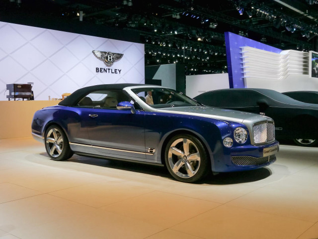 Blue bentley showroom cars display free wallpaper for desktop - medium preview image