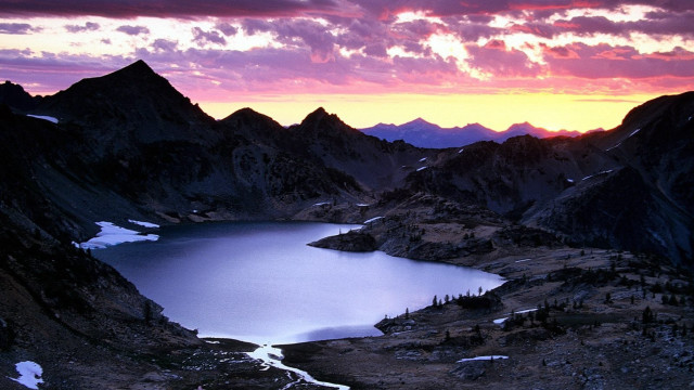 Lake mountains sunset pink sky free wallpaper for desktop - medium preview image