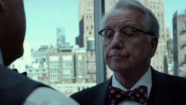 Man suit bowtie portrait city free wallpaper for desktop - medium preview image