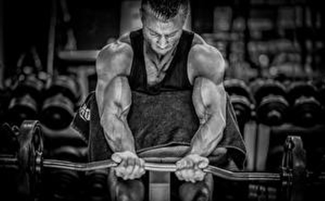 Man bench press barbell gym free wallpaper for desktop - medium preview image