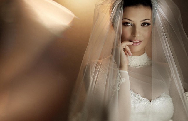 Woman wedding dress veil hand free wallpaper for desktop - medium preview image