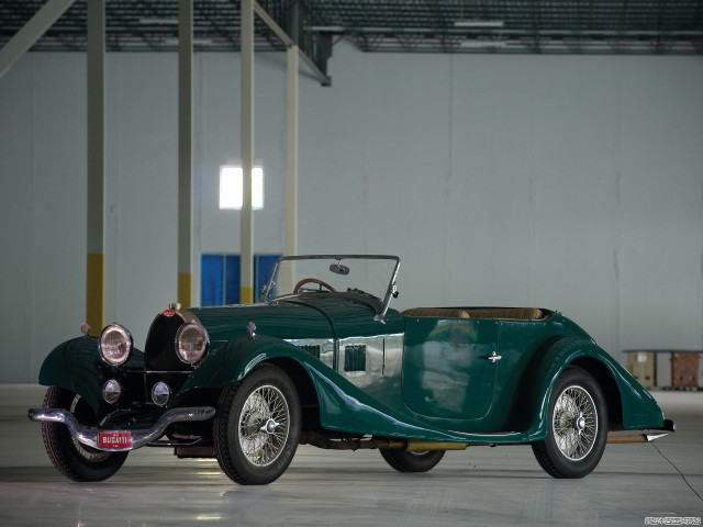 Green car parked building fire free wallpaper for desktop - medium preview image