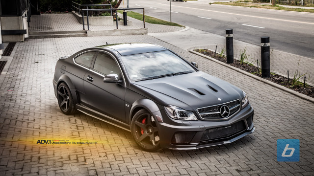 Mercedes benz coupe brickroad clockbuilding free wallpaper for desktop - medium preview image