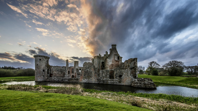 Castle moat field river cloudy free wallpaper for desktop - medium preview image