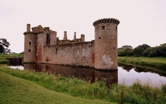 Castle moat bridge river field free wallpaper for desktop - medium preview image