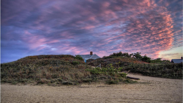 House hill pink sky clouds free wallpaper for desktop - medium preview image