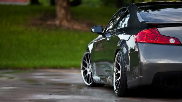 Car parked wet lot tree #2 free wallpaper for desktop - medium preview image