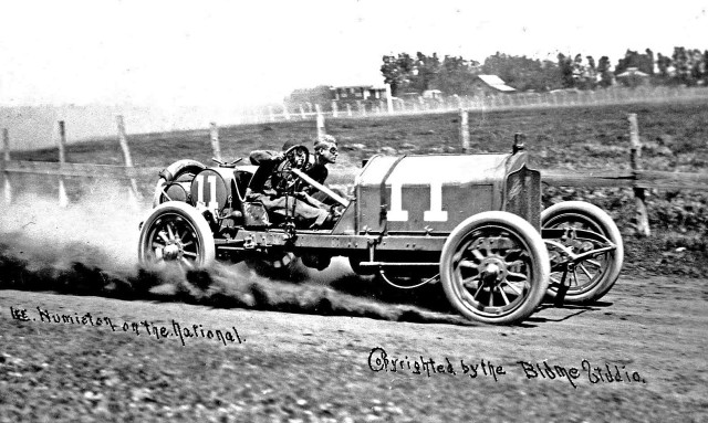 Vintage man driving car dirt free wallpaper for desktop - medium preview image