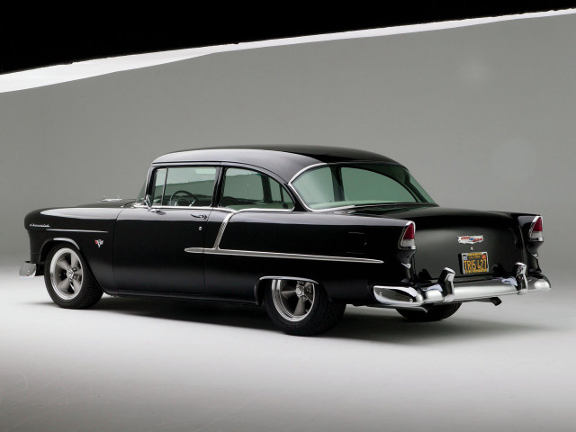 Black car white room white free wallpaper for desktop - medium preview image