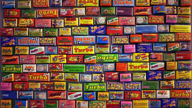 Candy boxes store window display free wallpaper for desktop - medium preview image