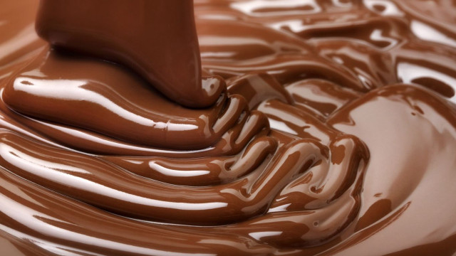 Chocolate swirl spatula center bottom free wallpaper for desktop - medium preview image