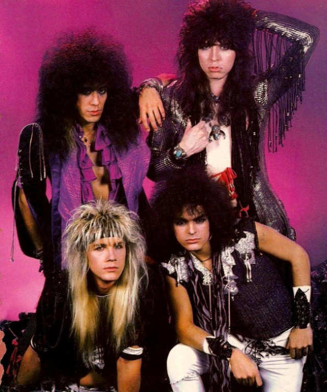 Group women long hair pink free wallpaper for mobile - medium preview image