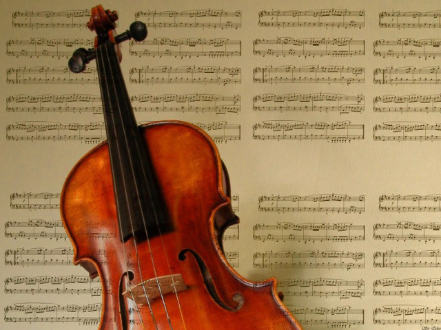 Violin table sheet music wallpapered free wallpaper for desktop - medium preview image