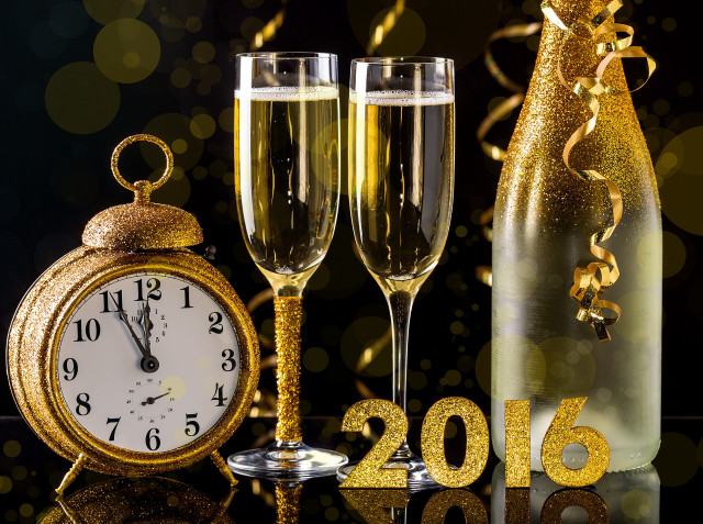 Clock champagne flutes bottle gold free wallpaper for desktop - medium preview image
