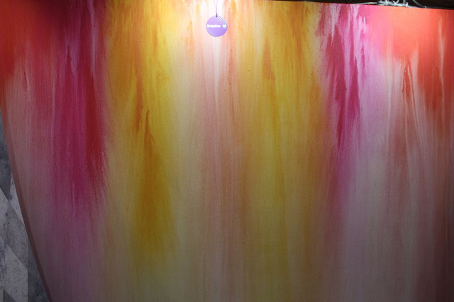 Large vase light room wall free wallpaper for desktop - medium preview image