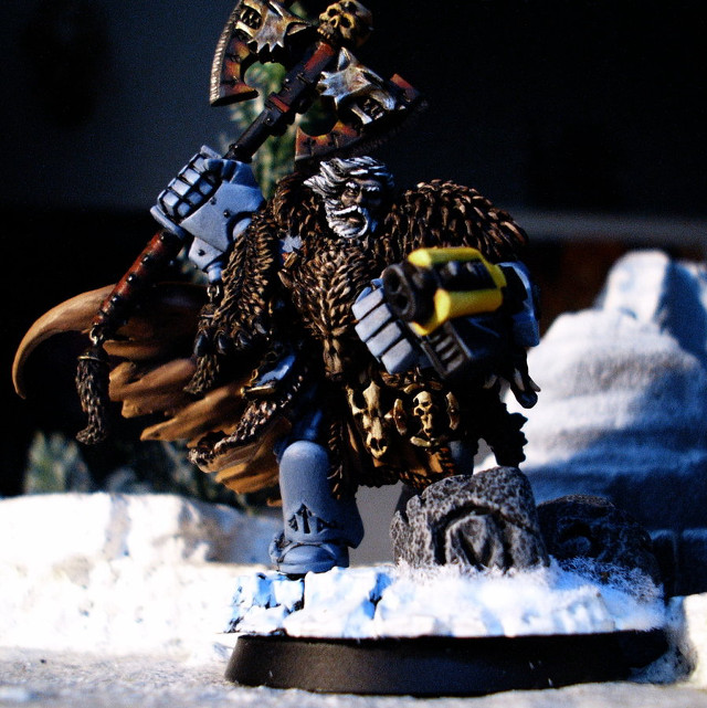 Statue man bird arm gun free wallpaper for tablet - medium preview image