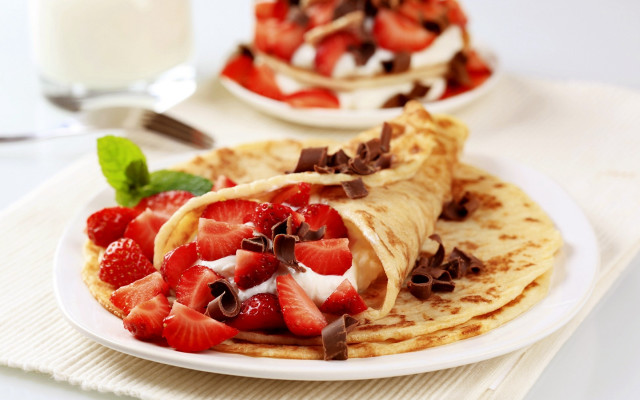 Strawberries chocolate chips plate food free wallpaper for desktop - medium preview image